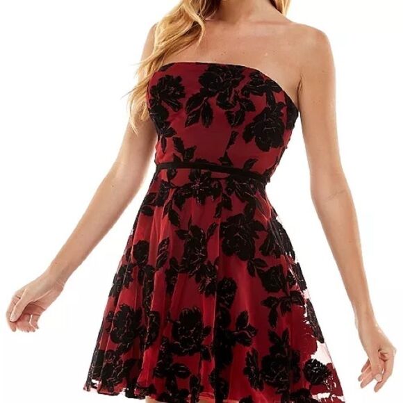 CITY STUDIOS Juniors' Flocked Fit & Flare Dress red and black dress size 1 New - Picture 7 of 13